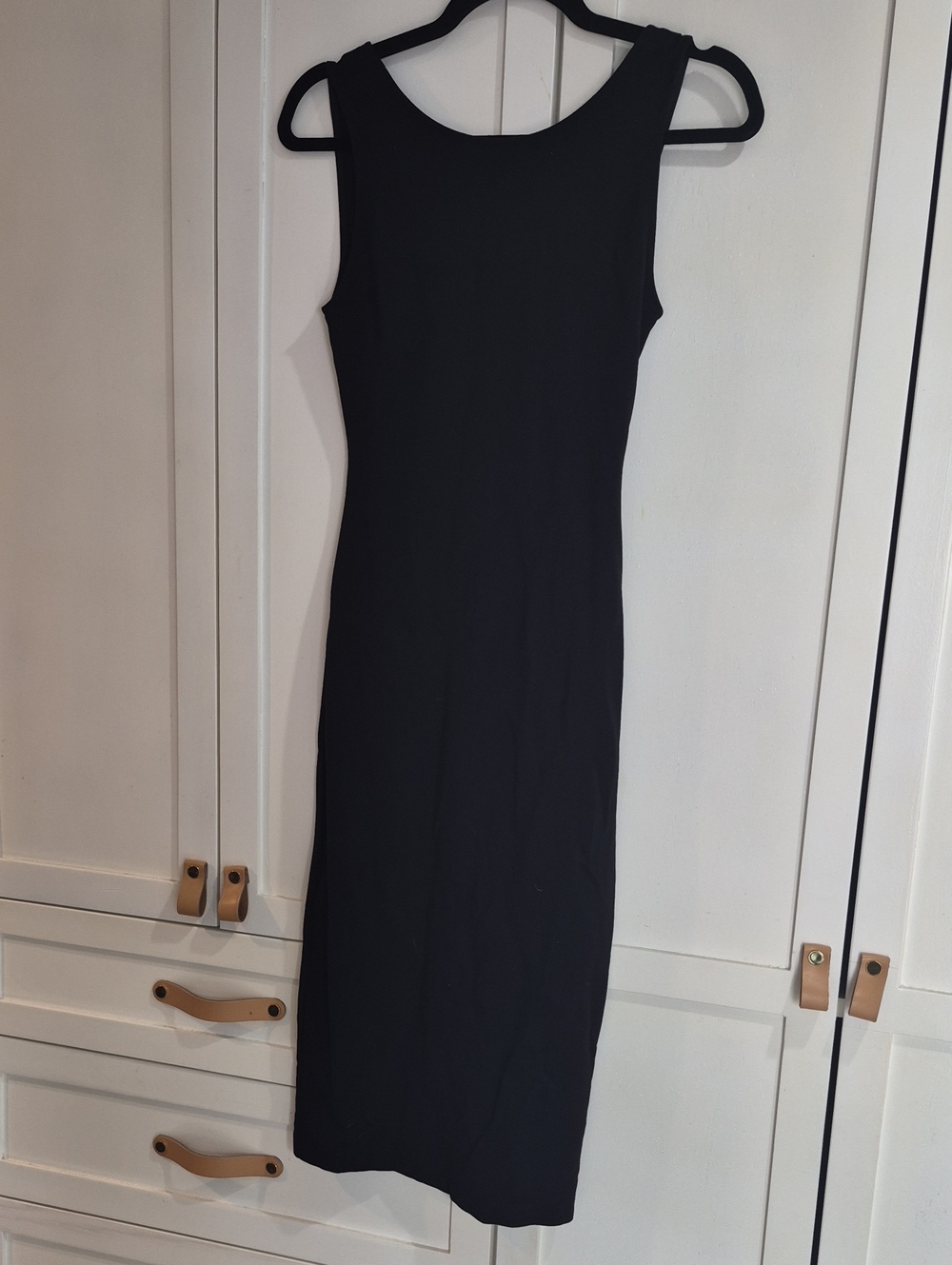 Lulu's Black Sleeveless Scoop-back Midi Dress